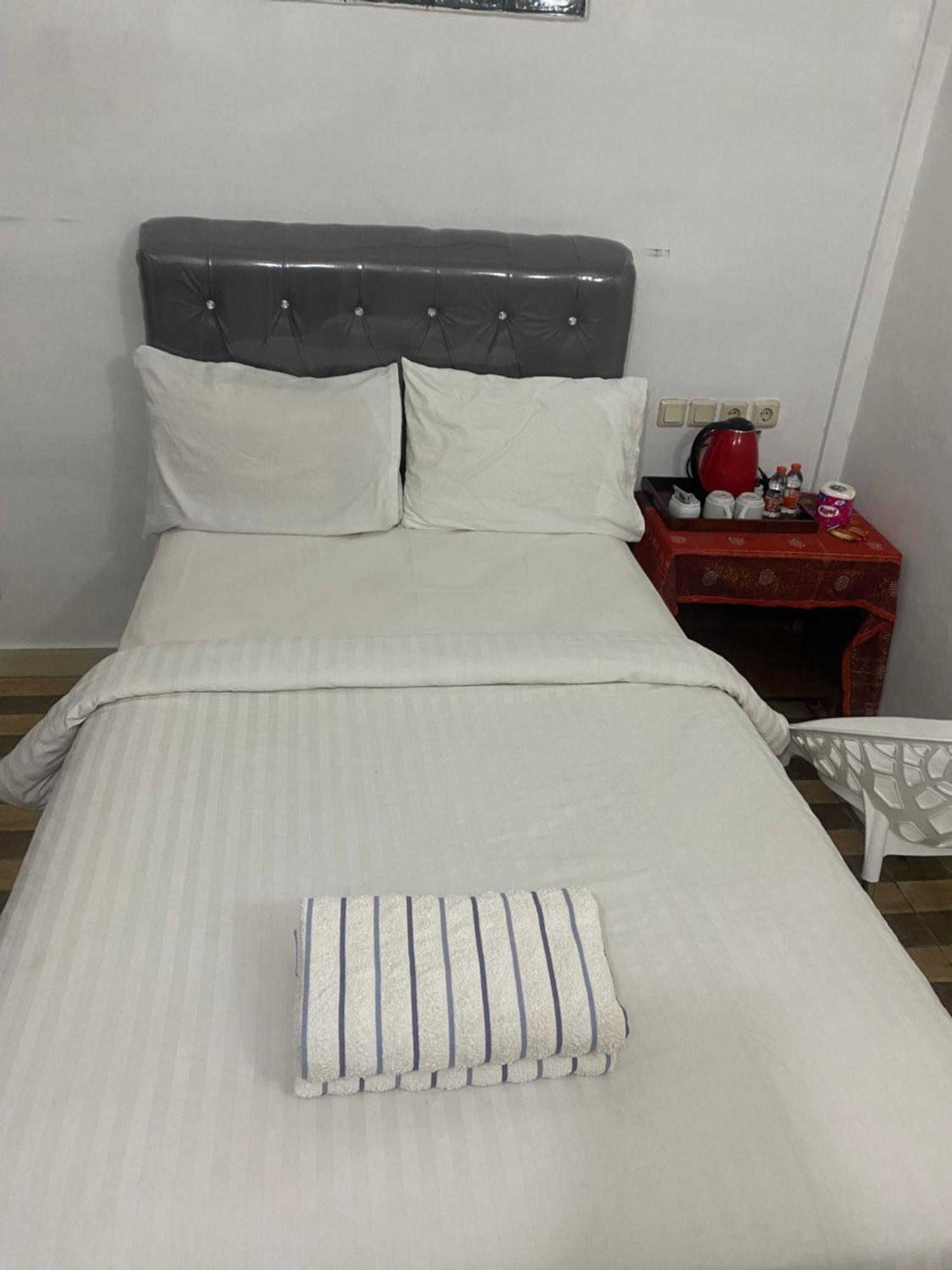 Vandu'S View Guest House & Restaurant 图克图克 外观 照片